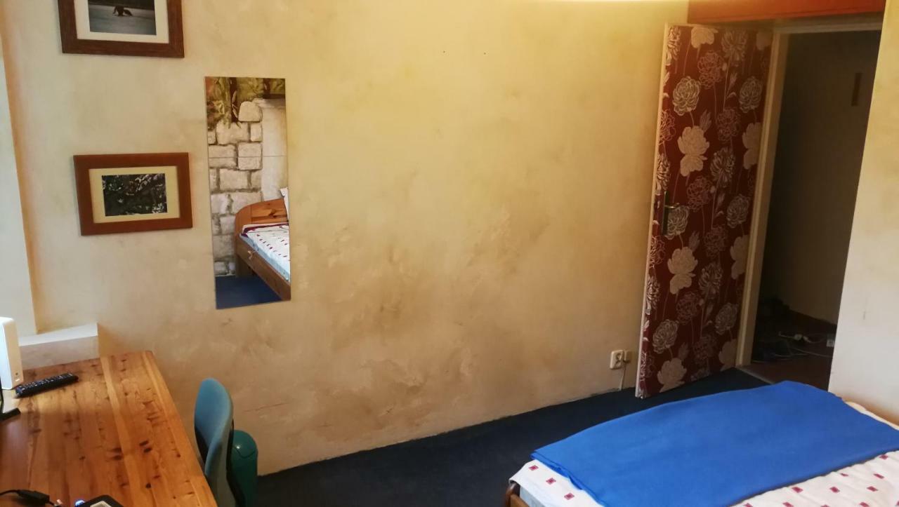 Odster Family Apartment Krasków Dış mekan fotoğraf