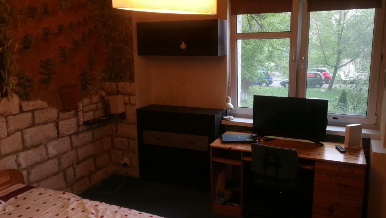 Odster Family Apartment Krasków Dış mekan fotoğraf